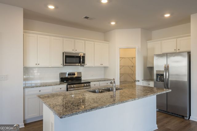 724 Warm Rays Way, Acworth, GA 30102