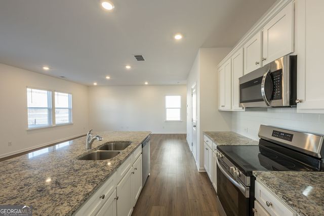 724 Warm Rays Way, Acworth, GA 30102