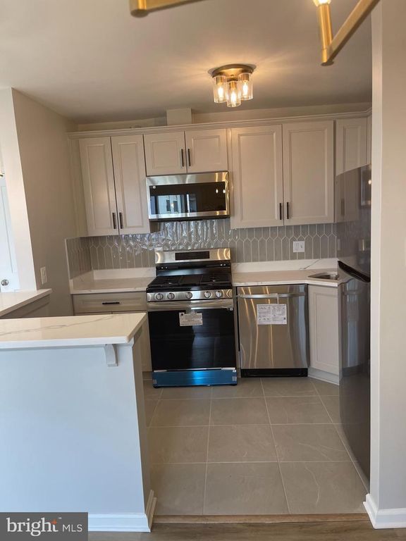 Image 13 of property listing at 3142 BRINKLEY RD #6304, Temple Hills, MD 20748