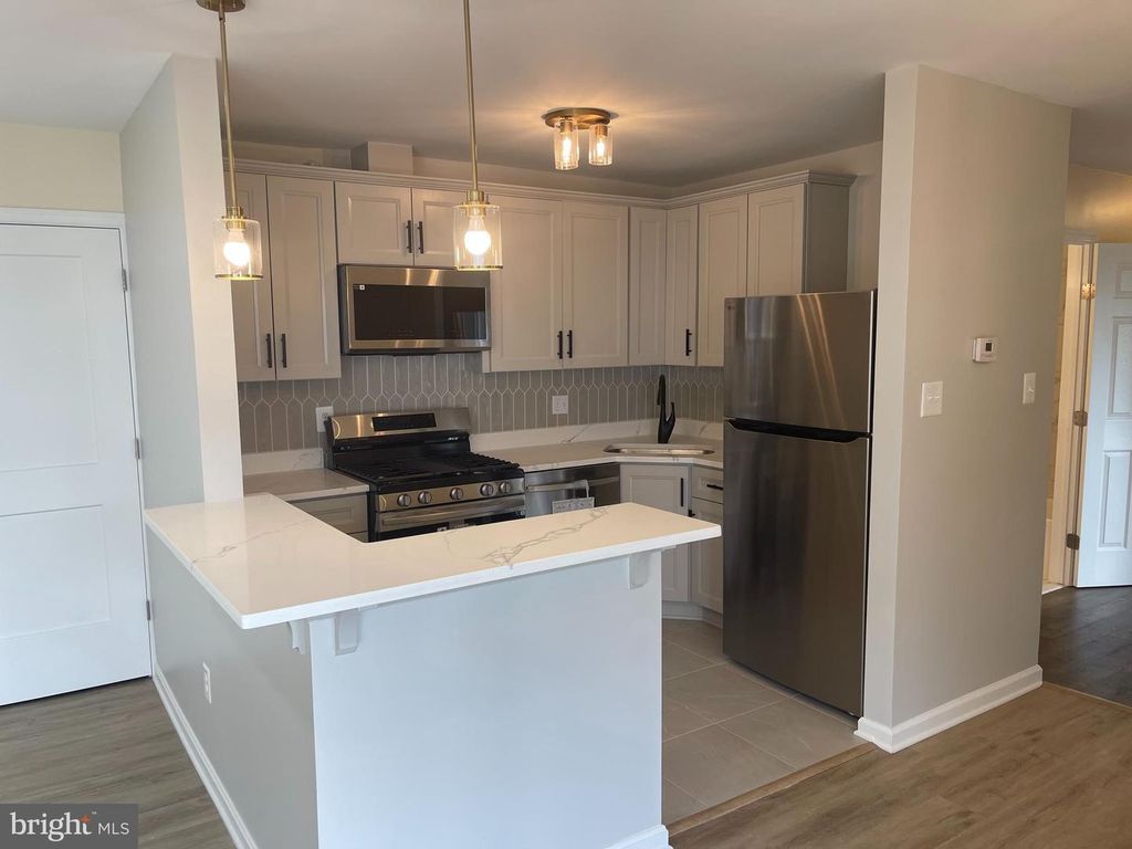 Image 15 of property listing at 3142 BRINKLEY RD #6304, Temple Hills, MD 20748