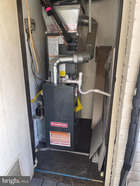 Image 3 of property listing at 3142 BRINKLEY RD #6304, Temple Hills, MD 20748