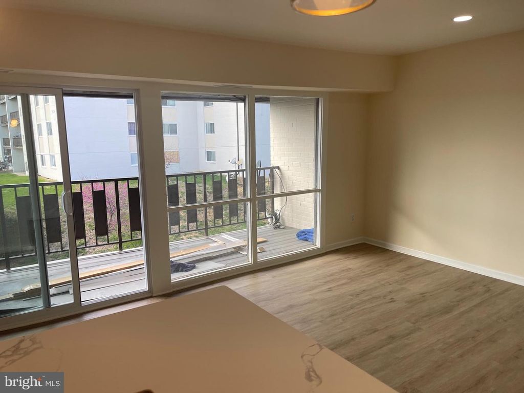 Image 6 of property listing at 3142 BRINKLEY RD #6304, Temple Hills, MD 20748