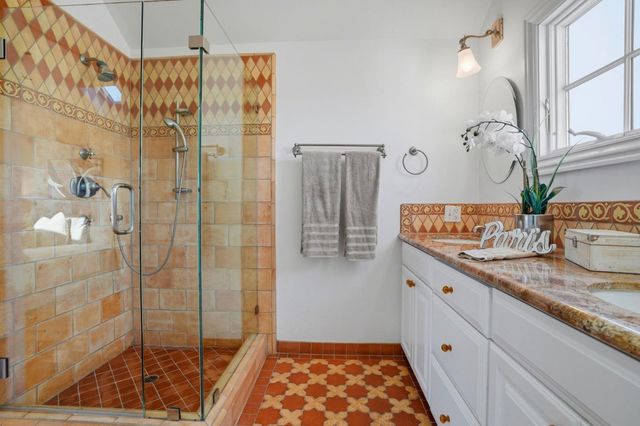 748 Laurel Avenue, Burlingame, CA 94010