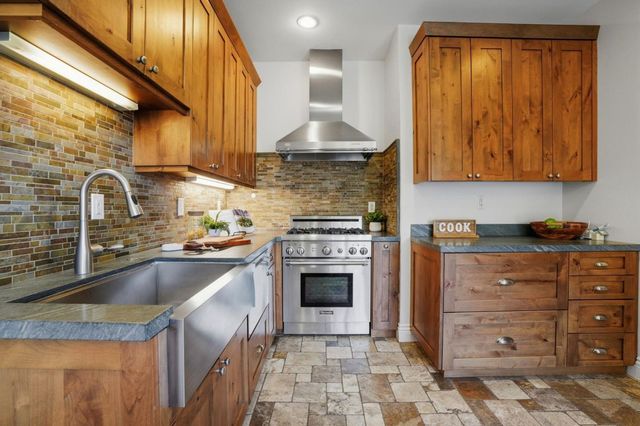 748 Laurel Avenue, Burlingame, CA 94010