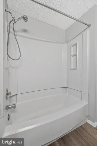 8025 TYSON OAKS CIR, Vienna, VA 22182