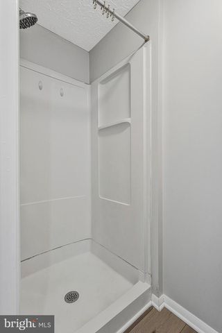 8025 TYSON OAKS CIR, Vienna, VA 22182