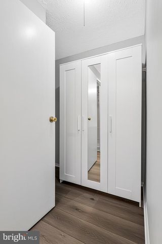 8025 TYSON OAKS CIR, Vienna, VA 22182
