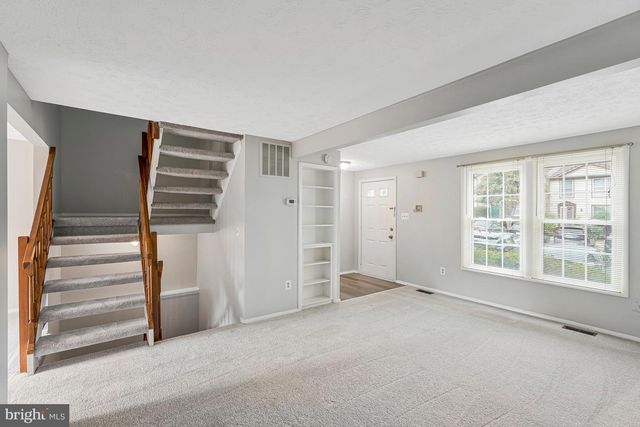 8025 TYSON OAKS CIR, Vienna, VA 22182