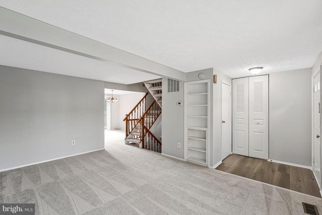 8025 TYSON OAKS CIR, Vienna, VA 22182