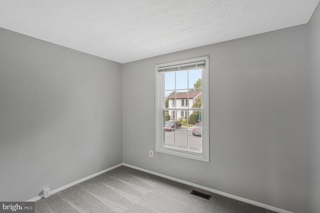 8025 TYSON OAKS CIR, Vienna, VA 22182