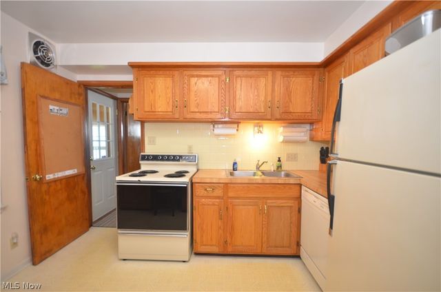 159 Pinehurst Road, Munroe Falls, OH 44262