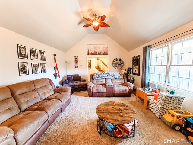 83 Dodge Road, Woodstock, CT 06281