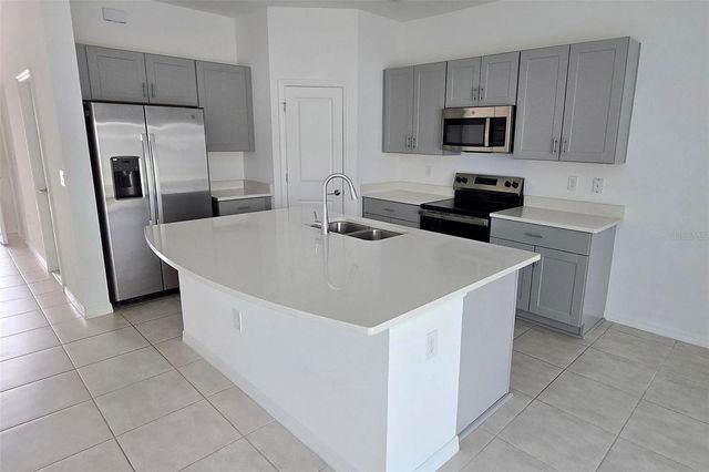 2978 CANARY AVENUE, Davenport, FL 33837