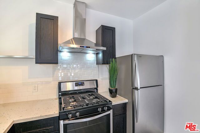 2945 Van Buren Place, Los Angeles, CA 90007