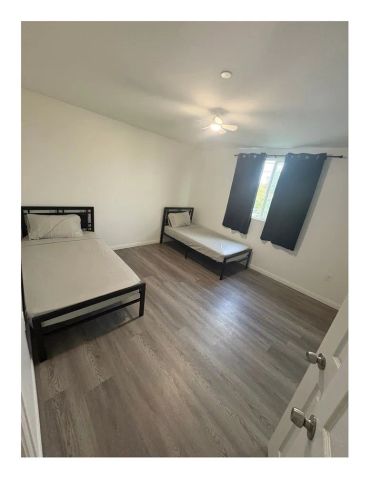 720 W Cherry Street, Compton, CA 90222