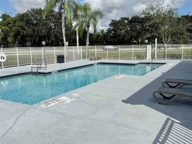 643 Vista Isles Dr 1813, Sunrise, FL 33325