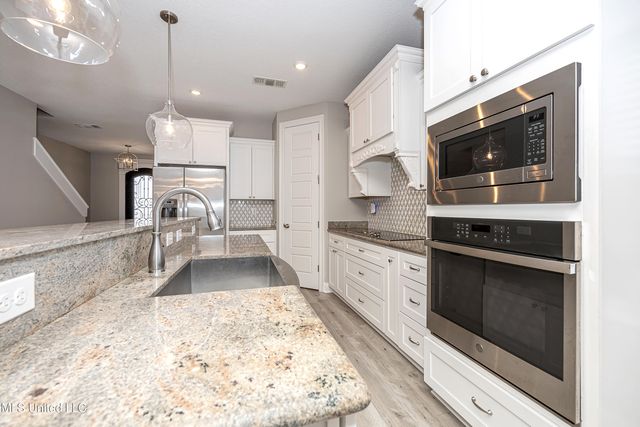 10463 W Landon Green Circle, Gulfport, MS 39503