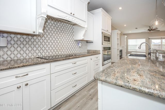 10463 W Landon Green Circle, Gulfport, MS 39503