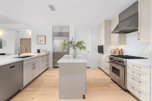 98 San Jacinto BLVD 1109, Austin, TX 78701