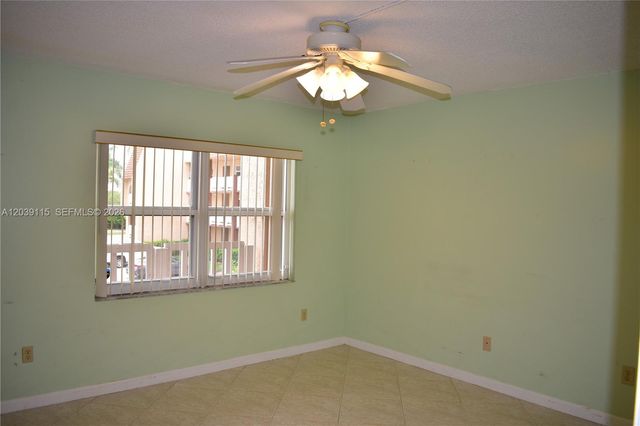 9300 Sunrise Lakes Boulevard 208, Sunrise, FL 33322