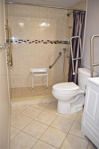 9300 Sunrise Lakes Boulevard 208, Sunrise, FL 33322