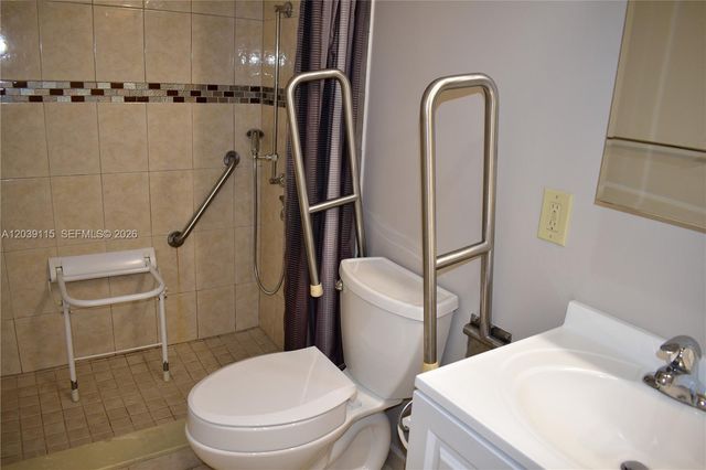 9300 Sunrise Lakes Boulevard 208, Sunrise, FL 33322