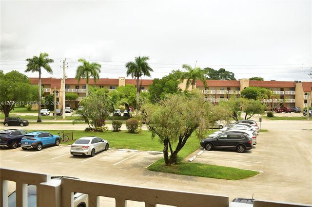 9300 Sunrise Lakes Boulevard 208, Sunrise, FL 33322