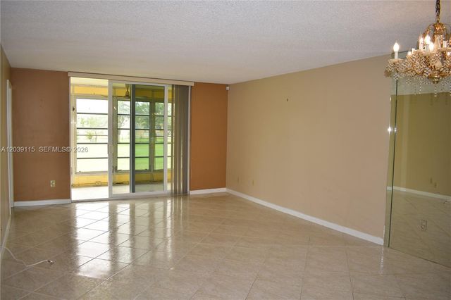 9300 Sunrise Lakes Boulevard 208, Sunrise, FL 33322