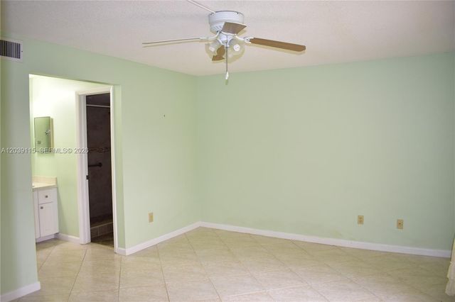 9300 Sunrise Lakes Boulevard 208, Sunrise, FL 33322