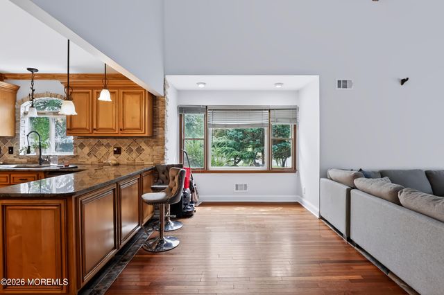73 Theresa Court, Toms River, NJ 08753