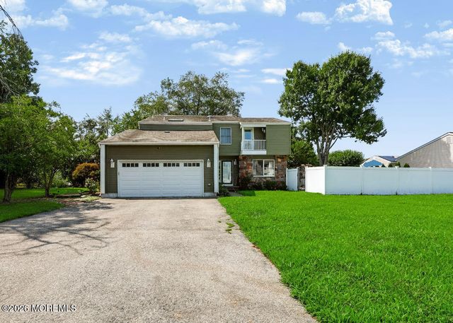 73 Theresa Court, Toms River, NJ 08753