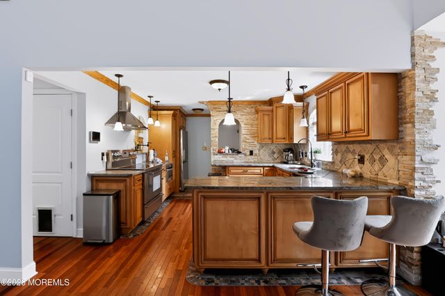 73 Theresa Court, Toms River, NJ 08753