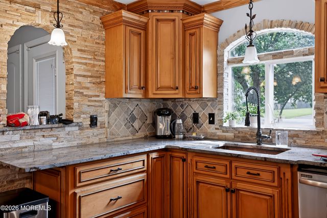 73 Theresa Court, Toms River, NJ 08753