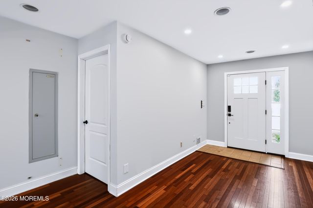 73 Theresa Court, Toms River, NJ 08753