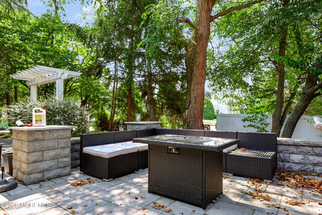 73 Theresa Court, Toms River, NJ 08753