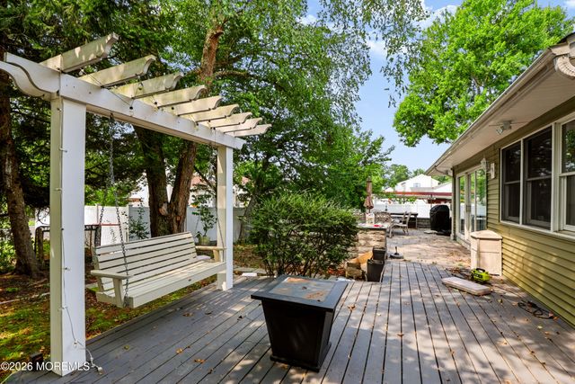73 Theresa Court, Toms River, NJ 08753