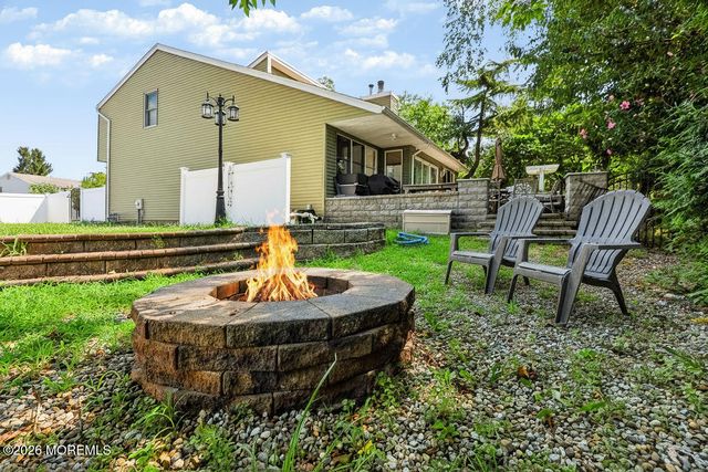 73 Theresa Court, Toms River, NJ 08753