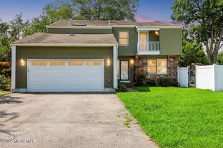 73 Theresa Court, Toms River, NJ 08753