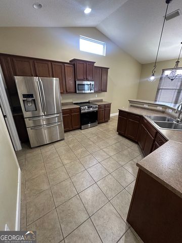 101 Waters Edge Drive, Kingsland, GA 31548