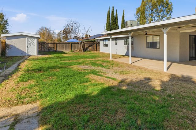 1405 Huntsman Avenue, Selma, CA 93662