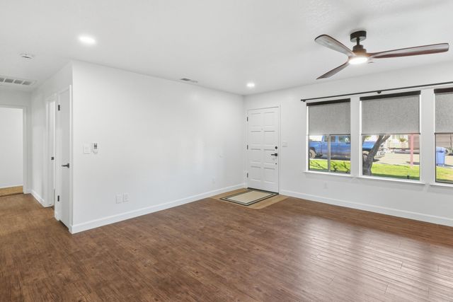 1405 Huntsman Avenue, Selma, CA 93662