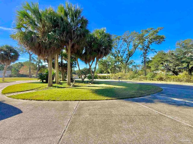 1720 N 61st Ave, Pensacola, FL 32506
