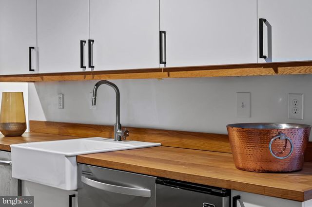 801 PARK AVE, Baltimore, MD 21201