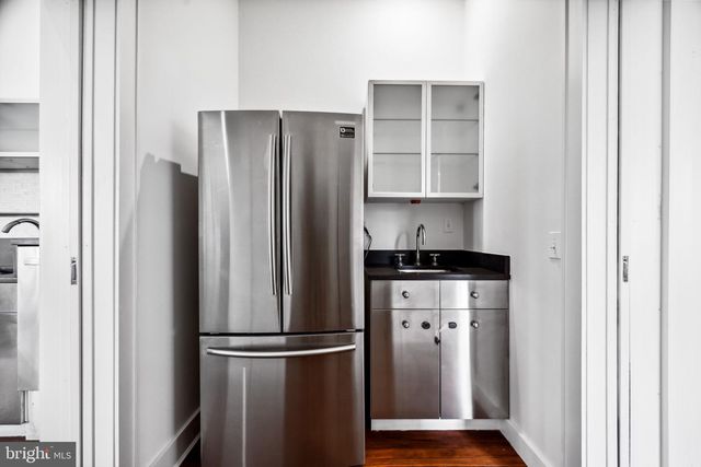 801 PARK AVE, Baltimore, MD 21201