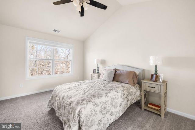 239 SUNLITE DR, Charles Town, WV 25414