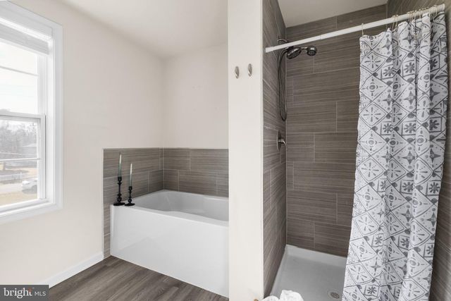 239 SUNLITE DR, Charles Town, WV 25414