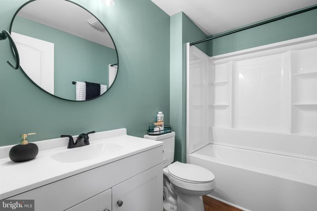 239 SUNLITE DR, Charles Town, WV 25414