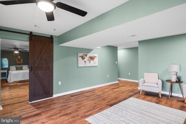 239 SUNLITE DR, Charles Town, WV 25414