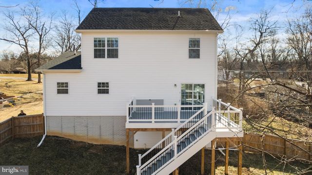 239 SUNLITE DR, Charles Town, WV 25414