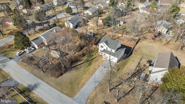 239 SUNLITE DR, Charles Town, WV 25414